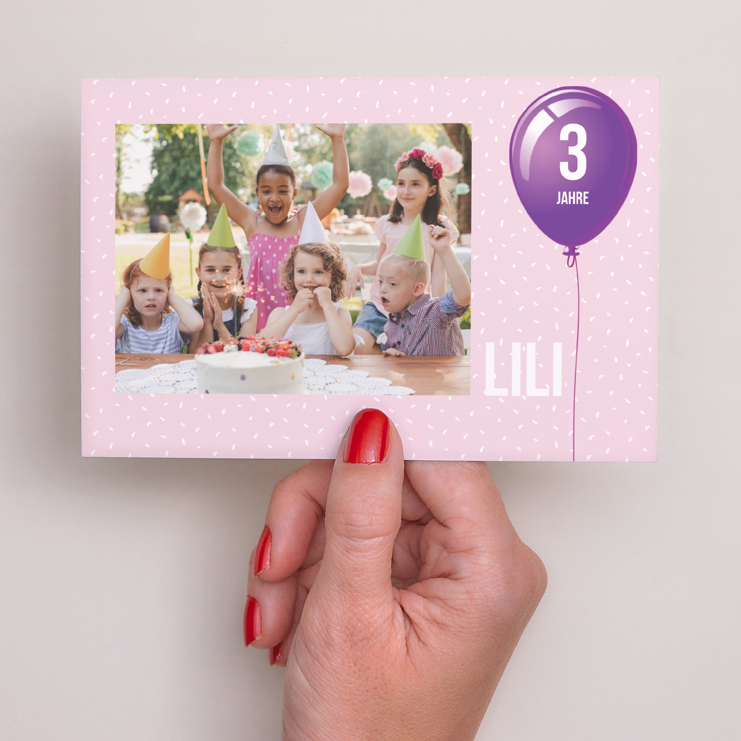 Einladungskarte Kindergeburtstag Landschaft Konfetti und Luftballon foto N° 3