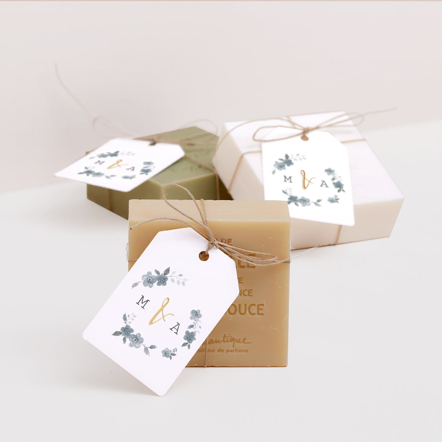 Vorgelochtes Etikett Hochzeit Fähnchen Botanisches Blau foto N° 2