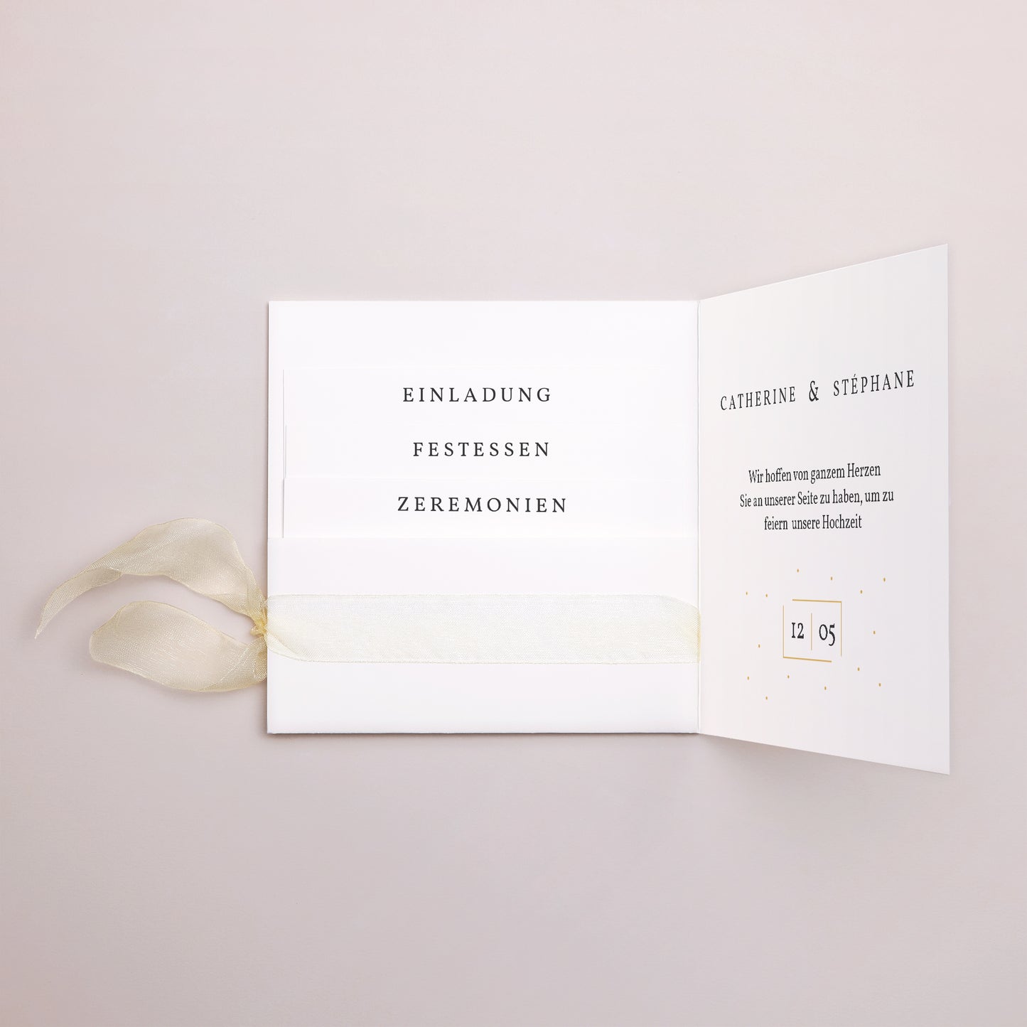 Hochzeitseinladung Quadratische Hülle, 3 Karten, Etikett Goldene Tasten foto N° 2
