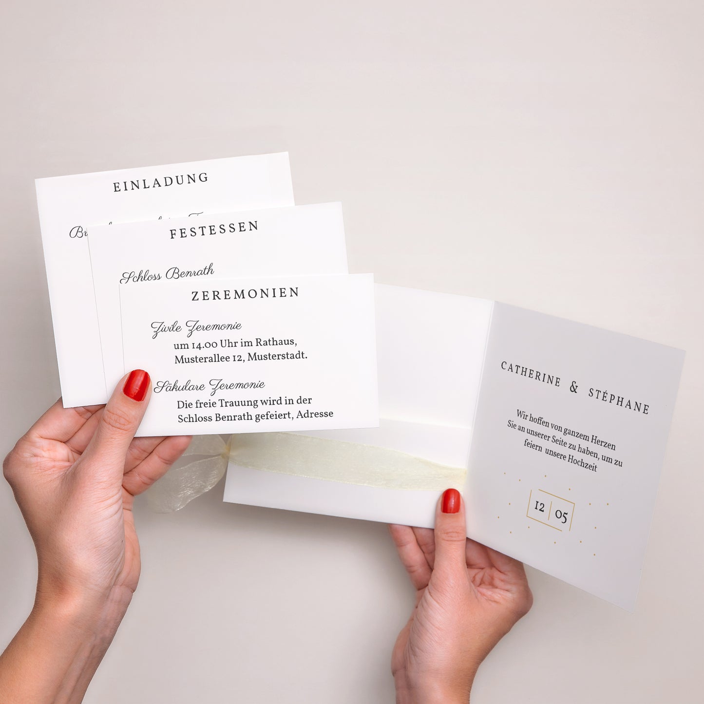 Hochzeitseinladung Quadratische Hülle, 3 Karten, Etikett Goldene Tasten foto N° 3