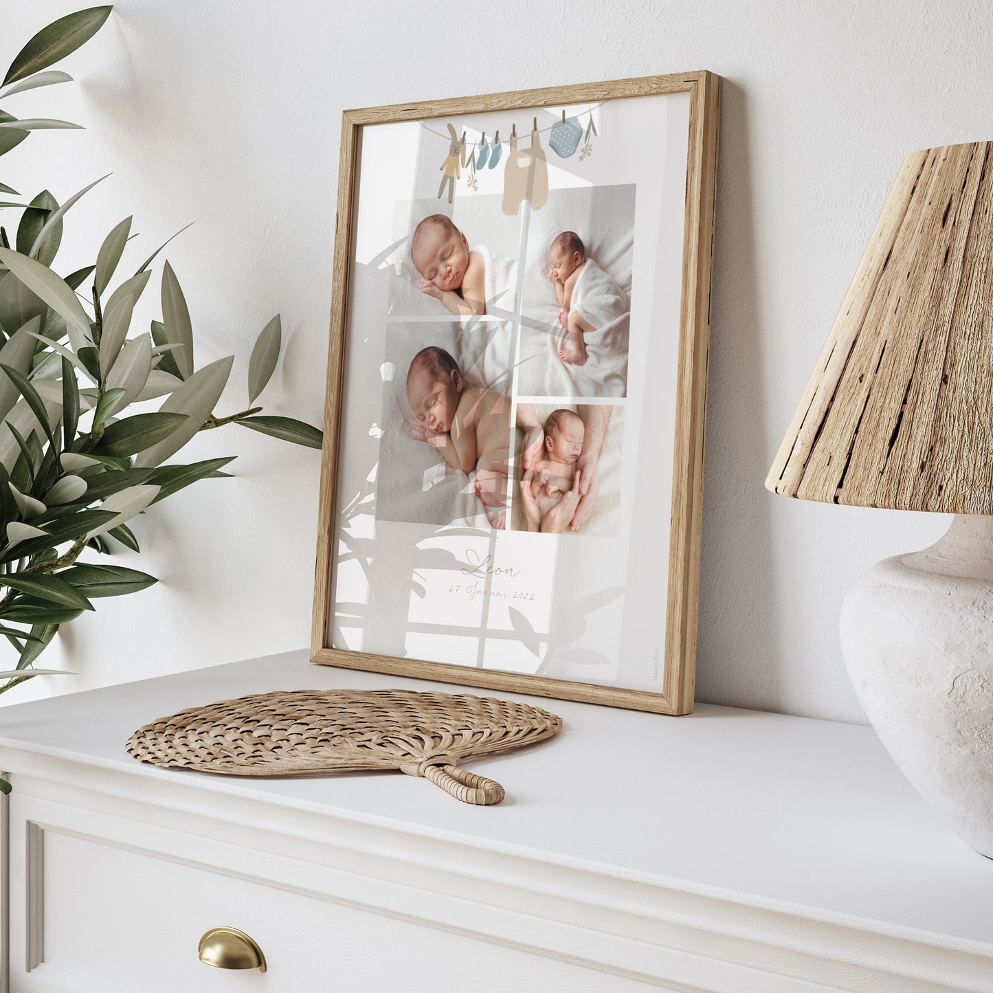 Poster Geburt Porträt Kleine Jungenkleidung auf der Wäscheleine foto N° 5