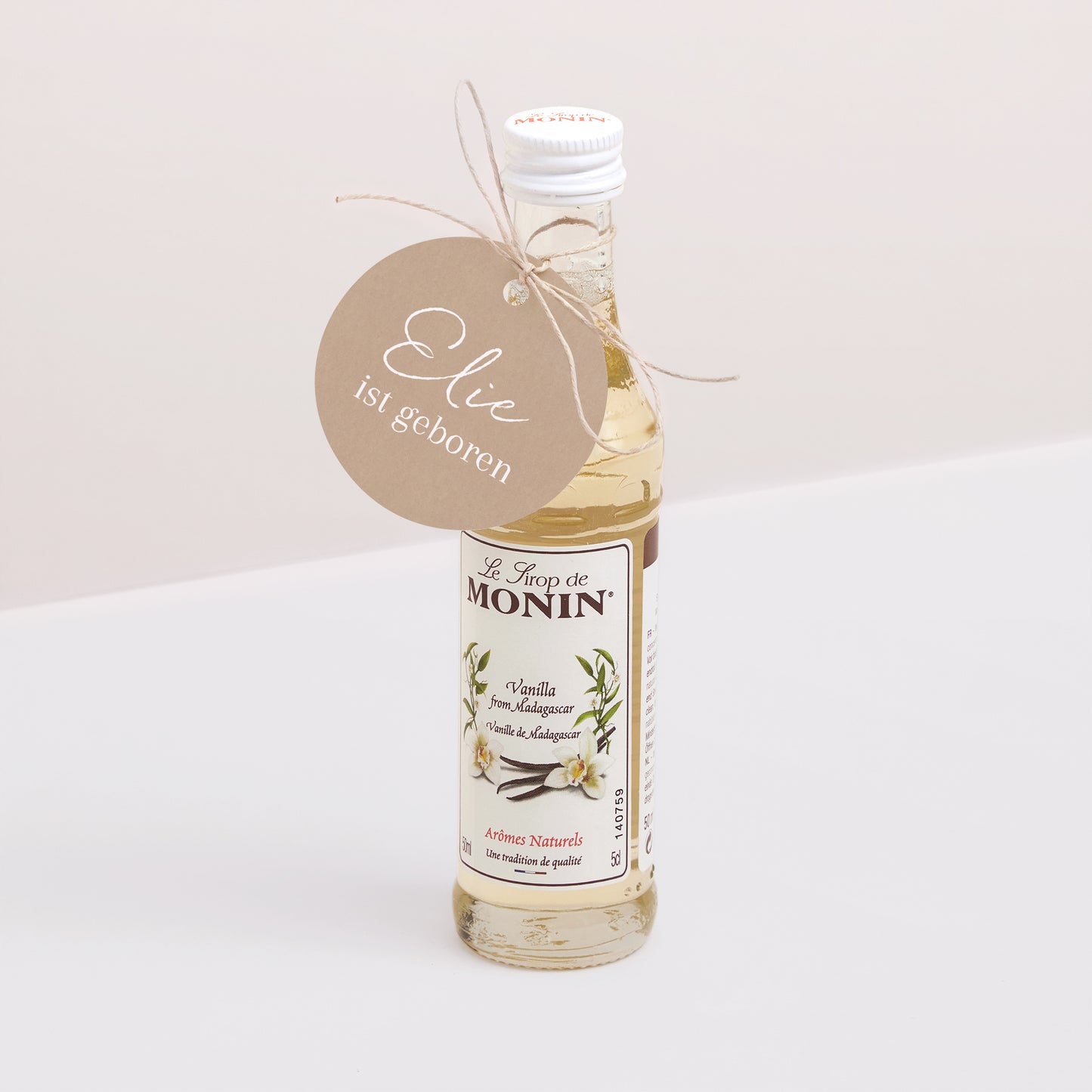 Vorgelochtes Etikett Geburt Runde Porträt Kraft Natur foto N° 3