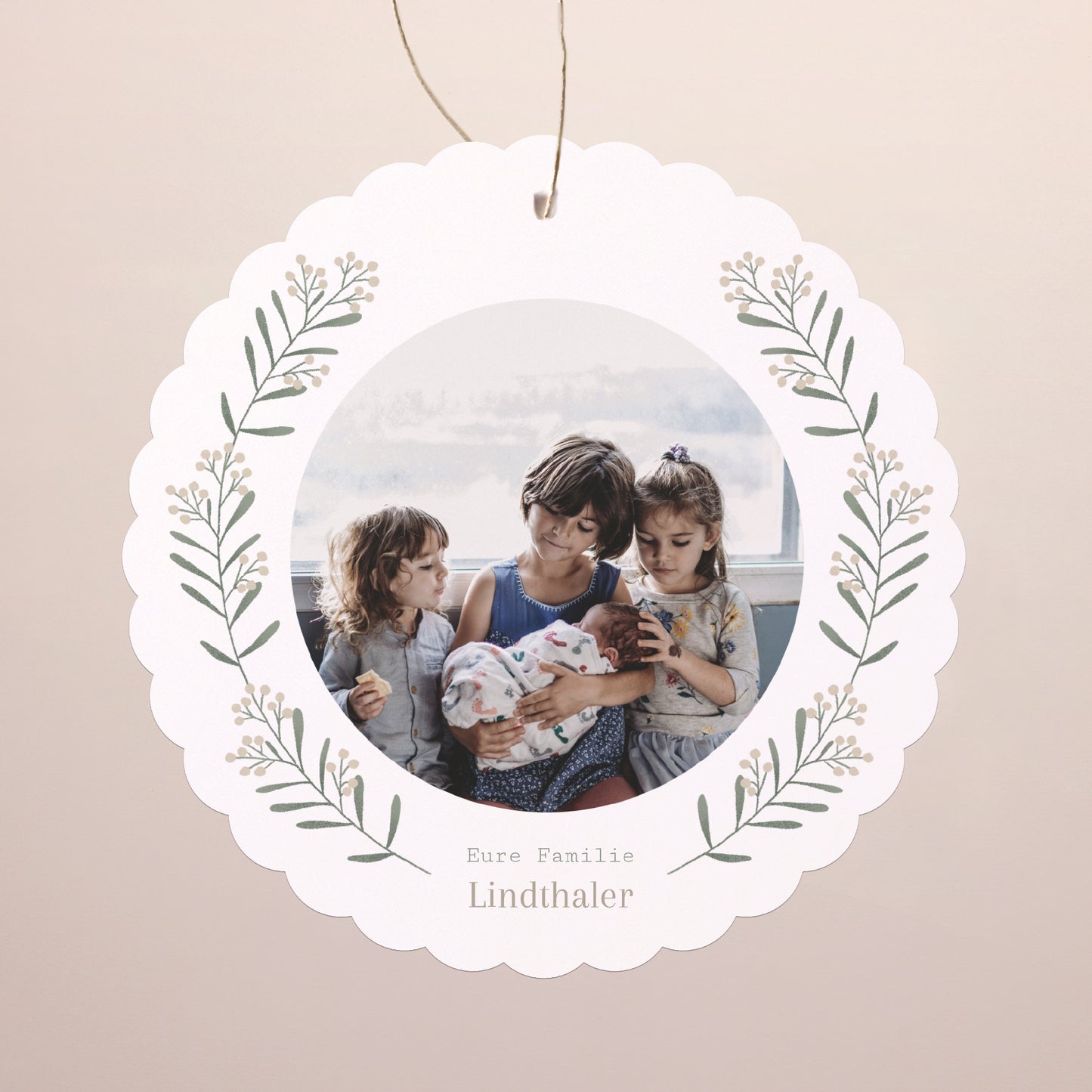 Weihnachtskarte Weihnachten Zum Aufhängen Flockenstrang und Kugel foto N° 1
