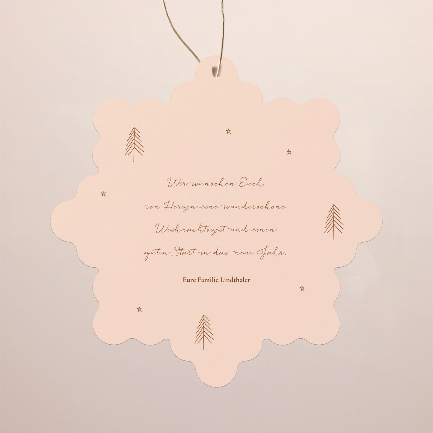 Weihnachtskarte Weihnachten Schwebende Schneeflocke Winterhäuschen foto N° 2