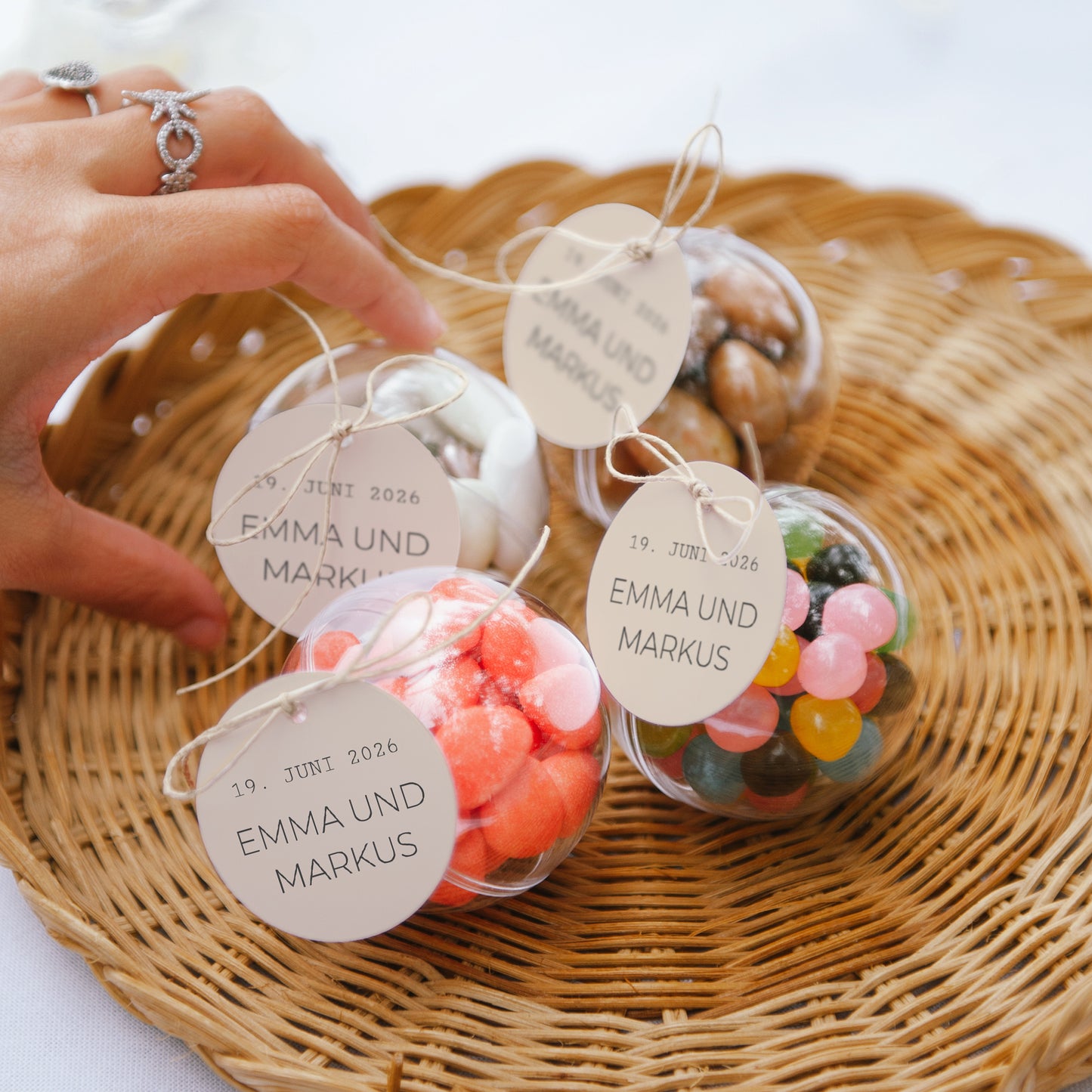 Geschenkbox Hochzeit Kugel mit runder Etikette Die Reise eines Lebens foto N° 2