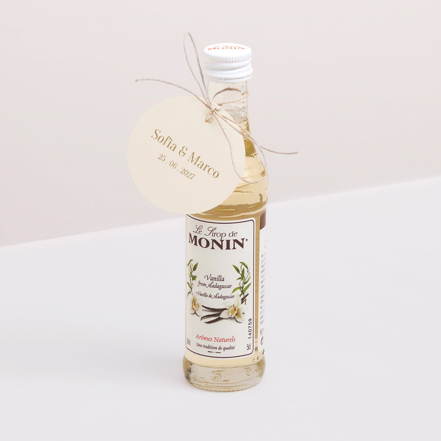 Vorgelochtes Etikett Hochzeit Runde Unter dem Sonnenlicht foto N° 3