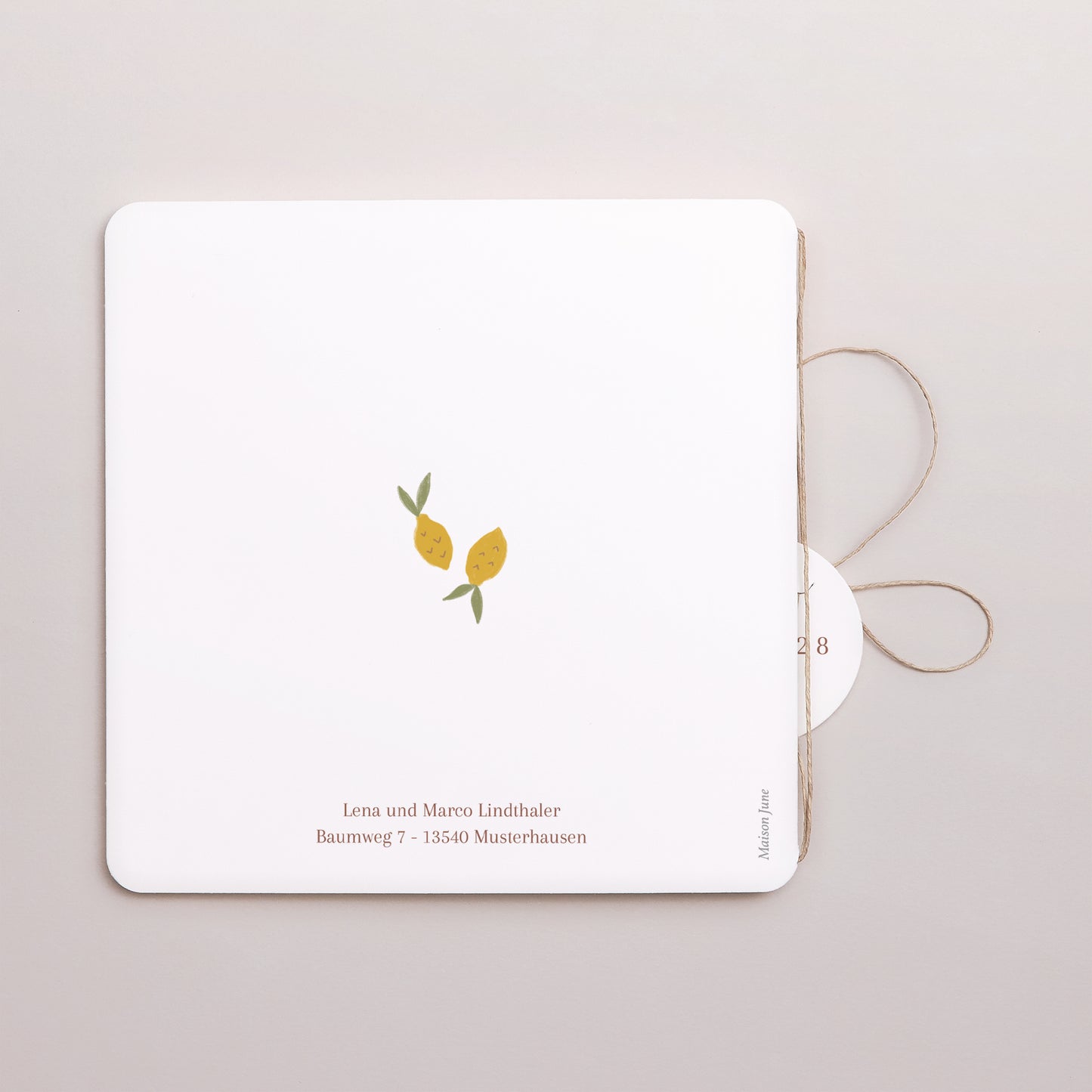 Geburtskarte Doppel-Quadrateinschlag, abgerundete Ecken, runde Etikette Kleine Schritte auf dem Markt foto N° 3