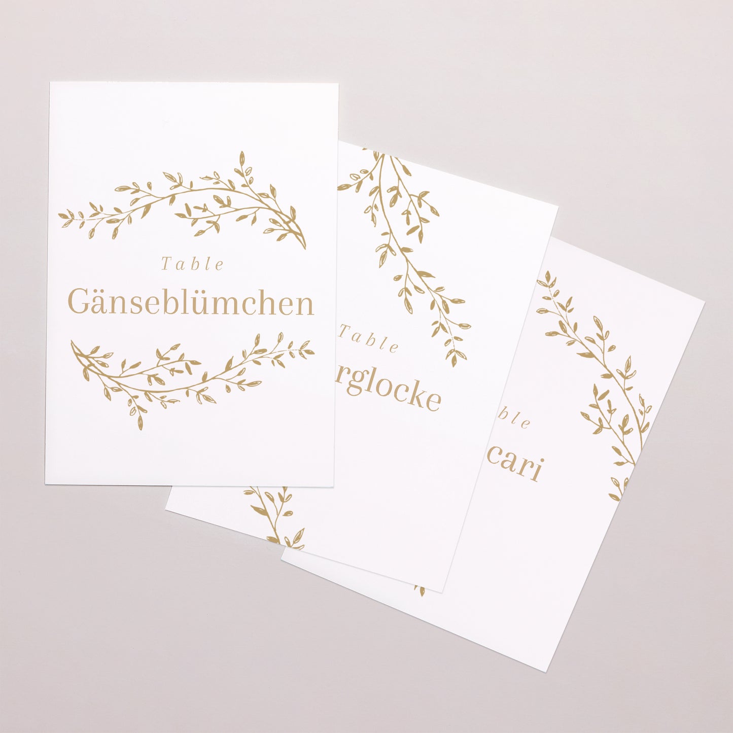 Tischnummern Hochzeit Rechteck goldener Blumenkranz foto N° 1