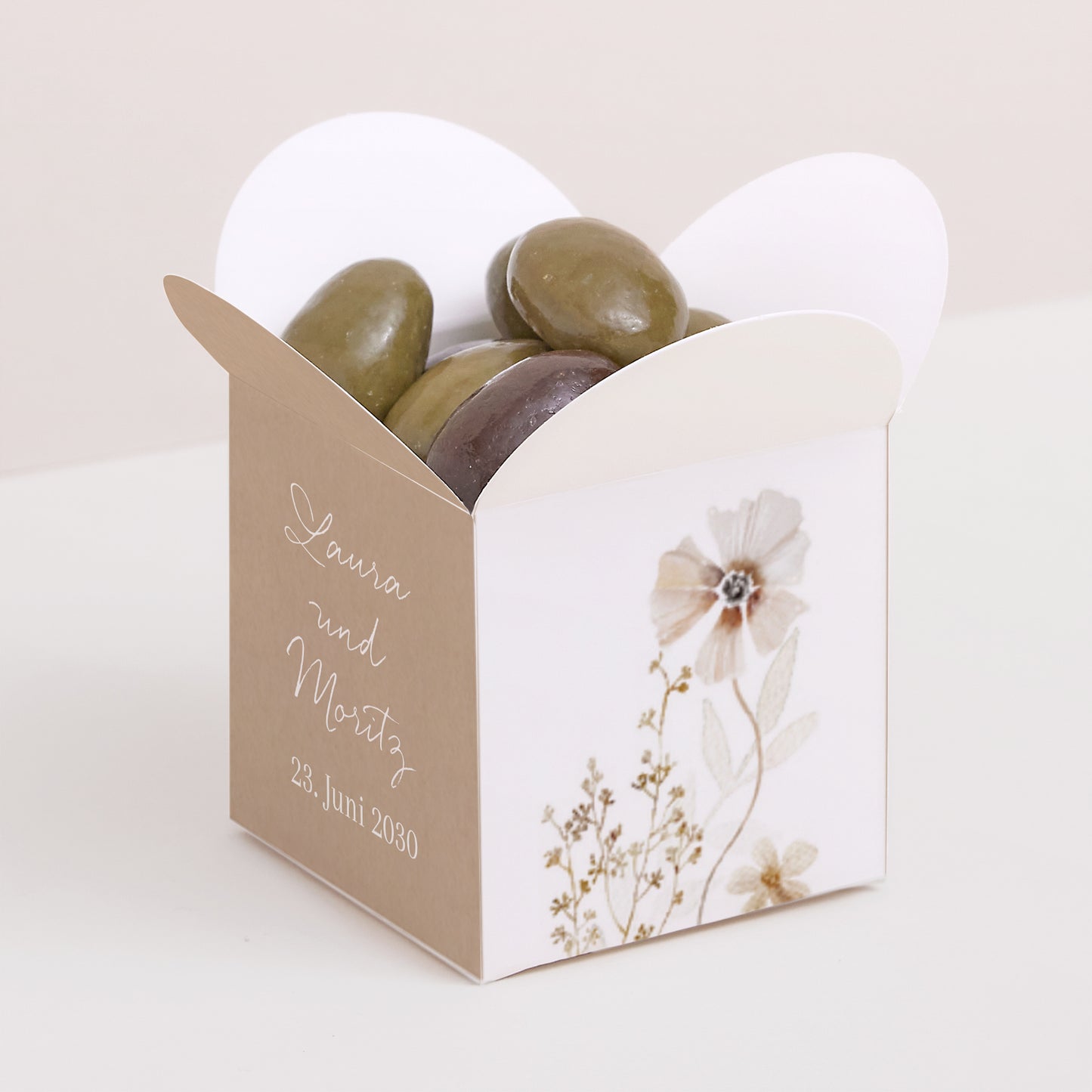 Geschenkbox Hochzeit Schmetterlingsöffnung Kamelie foto N° 1