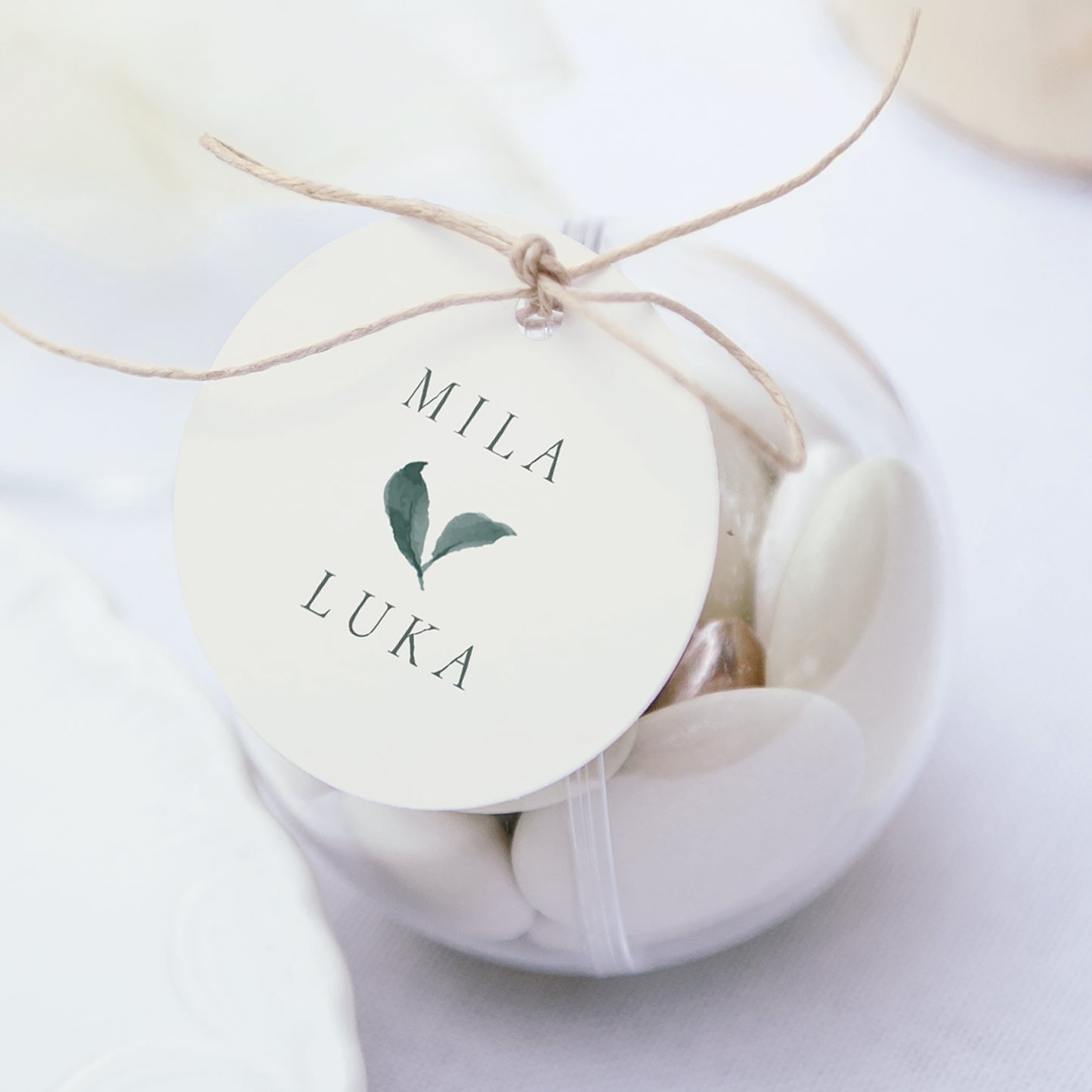 Geschenkbox Hochzeit Kugel mit runder Etikette Pflanzenkranz foto N° 1