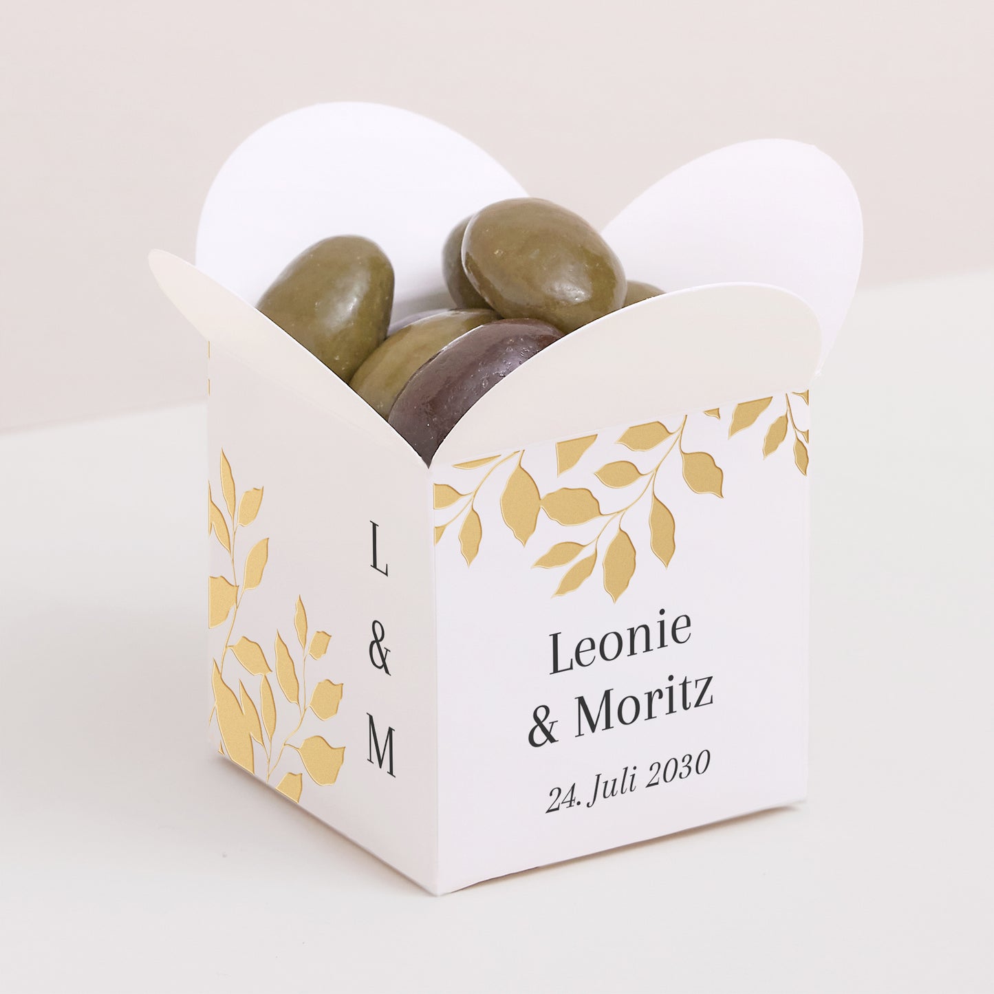 Geschenkbox Hochzeit Schmetterlingsöffnung goldenes Laub foto N° 1