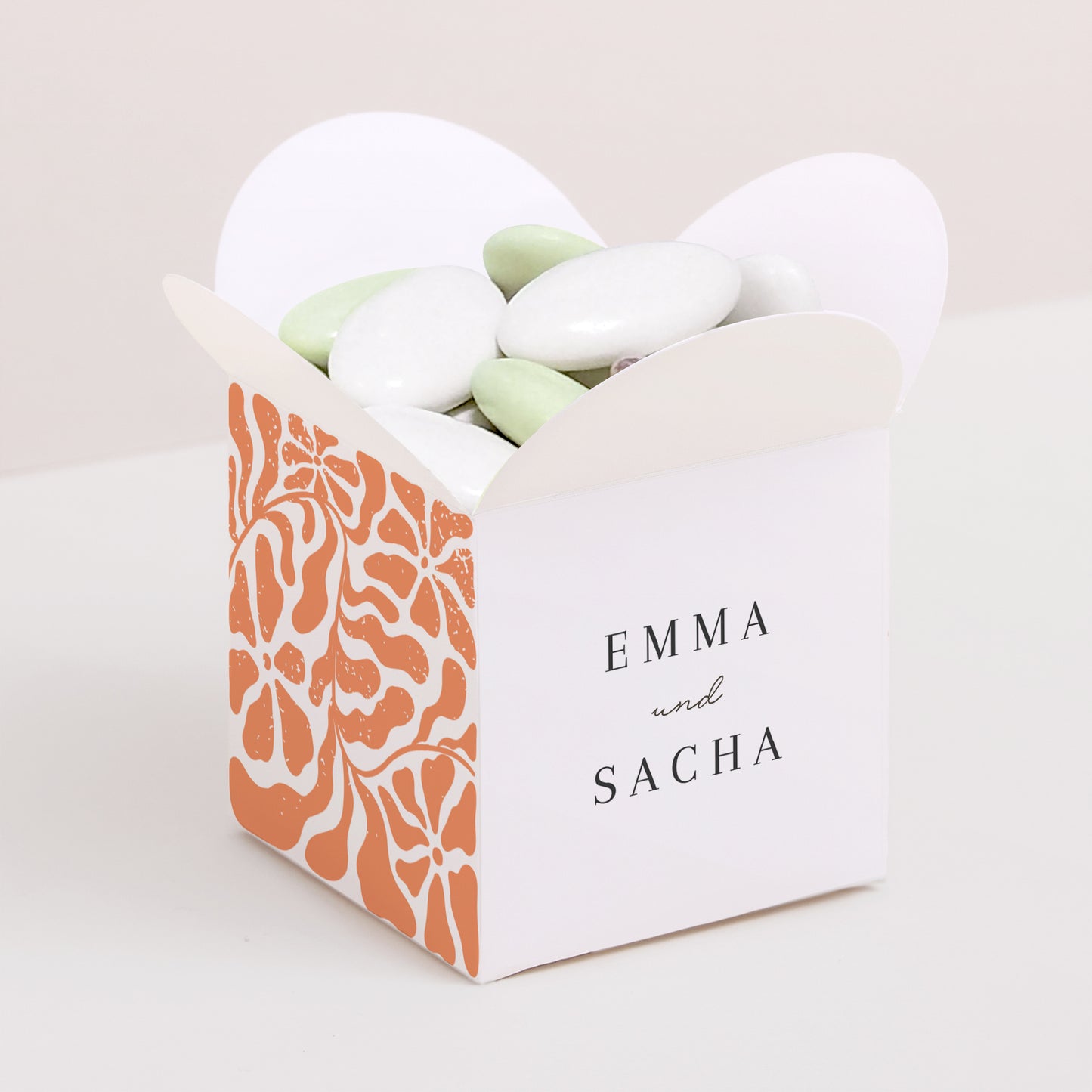 Geschenkbox Hochzeit Schmetterlingsöffnung Komposition im Stil von Matisse foto N° 1