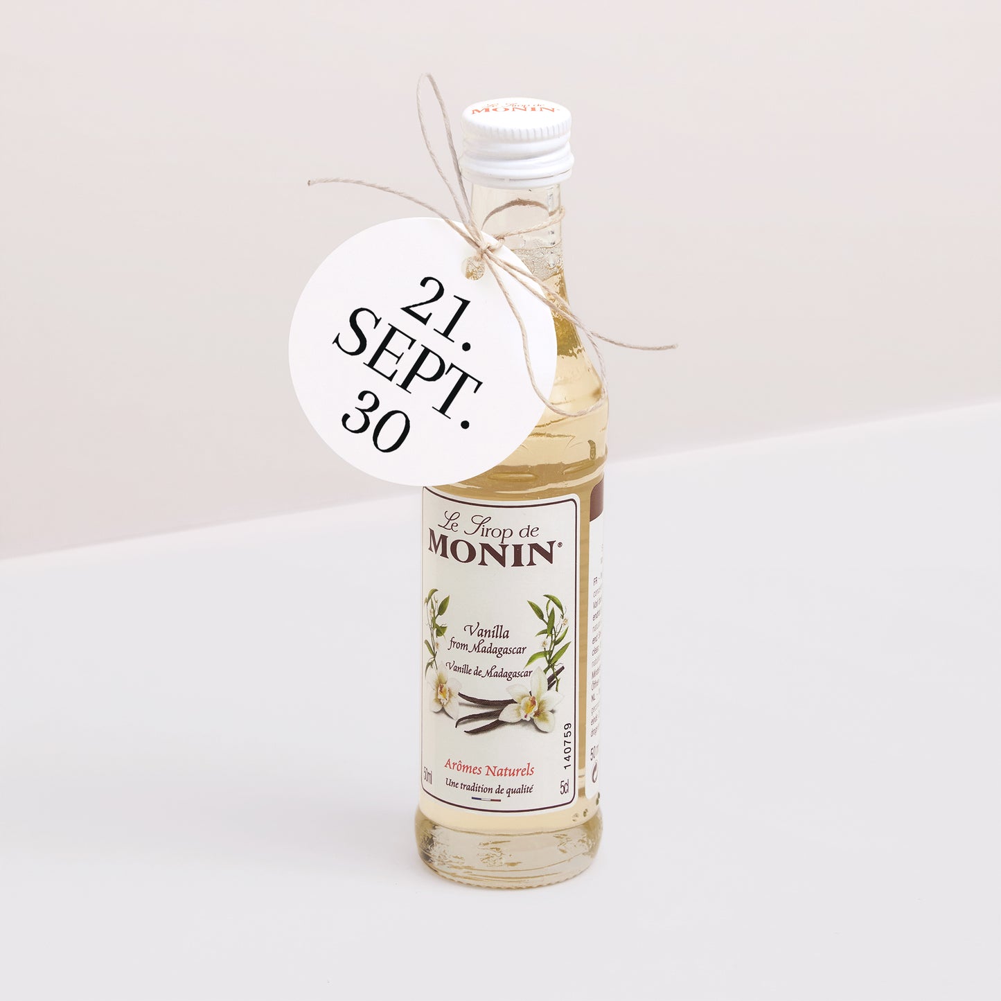 Vorgelochtes Etikett Hochzeit Runde Typo Datum foto N° 3