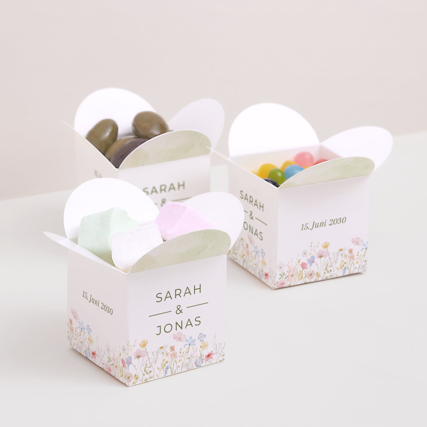 Geschenkbox Hochzeit Schmetterlingsöffnung Wildblumenkranz foto N° 3