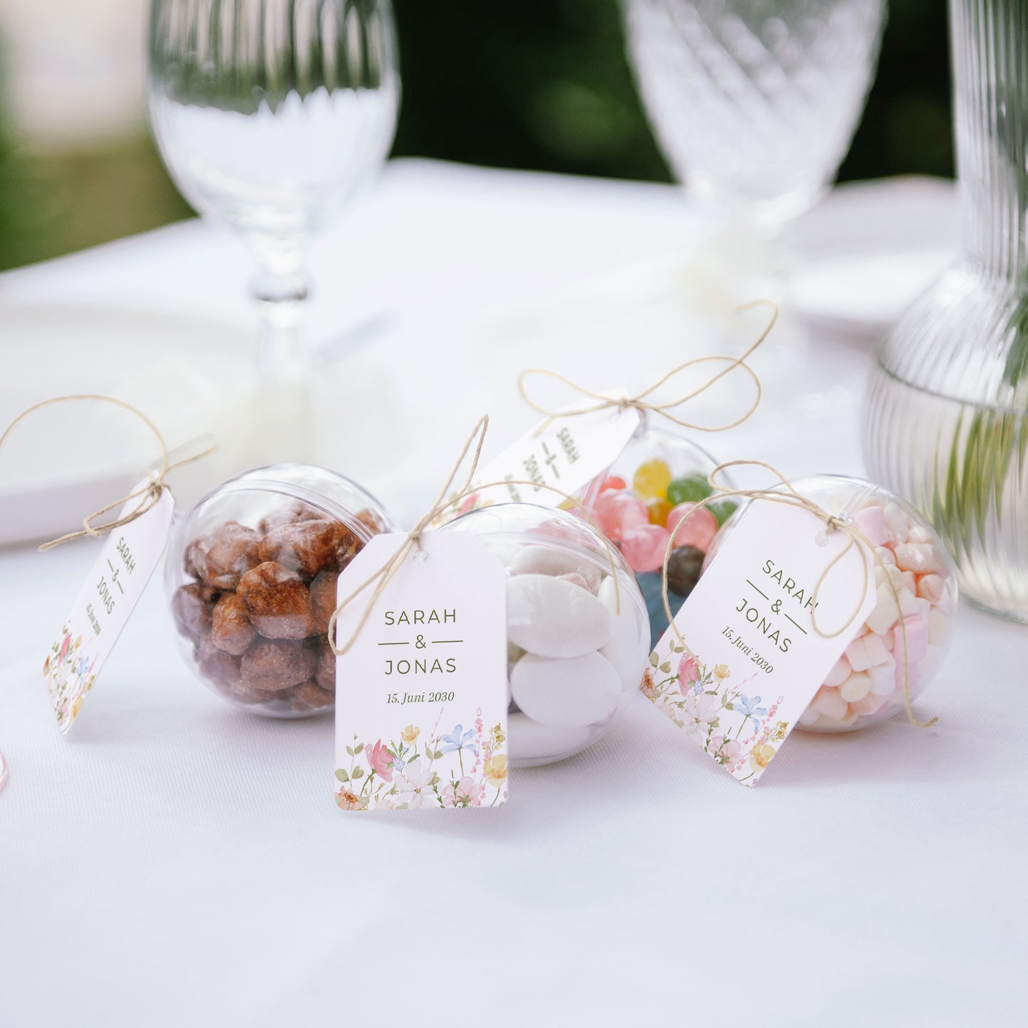 Geschenkbox Hochzeit Ball mit Wimpel-Etikett Wildblumenkranz foto N° 2