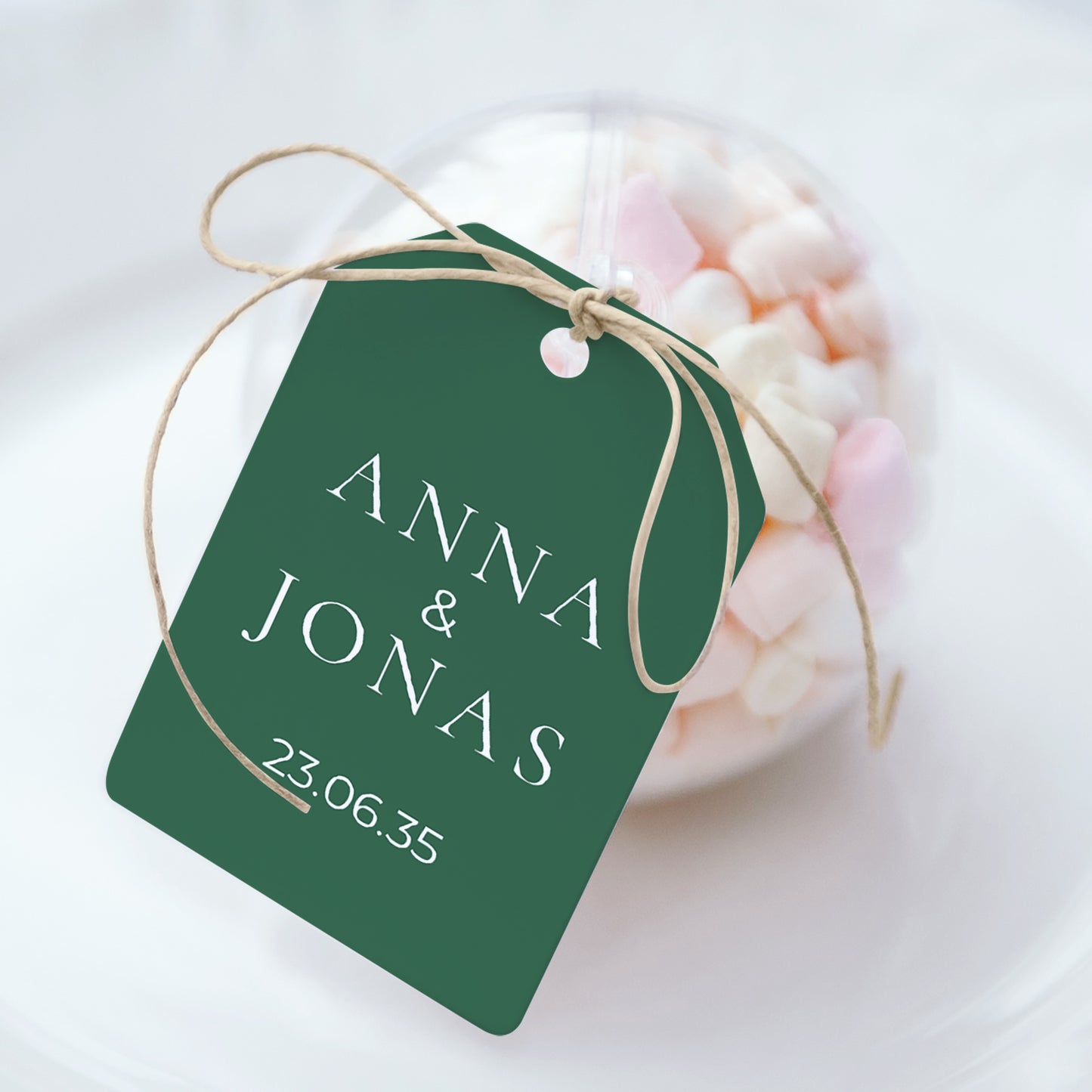 Geschenkbox Hochzeit Ball mit Wimpel-Etikett Willkommen an unserem Tisch. foto N° 1