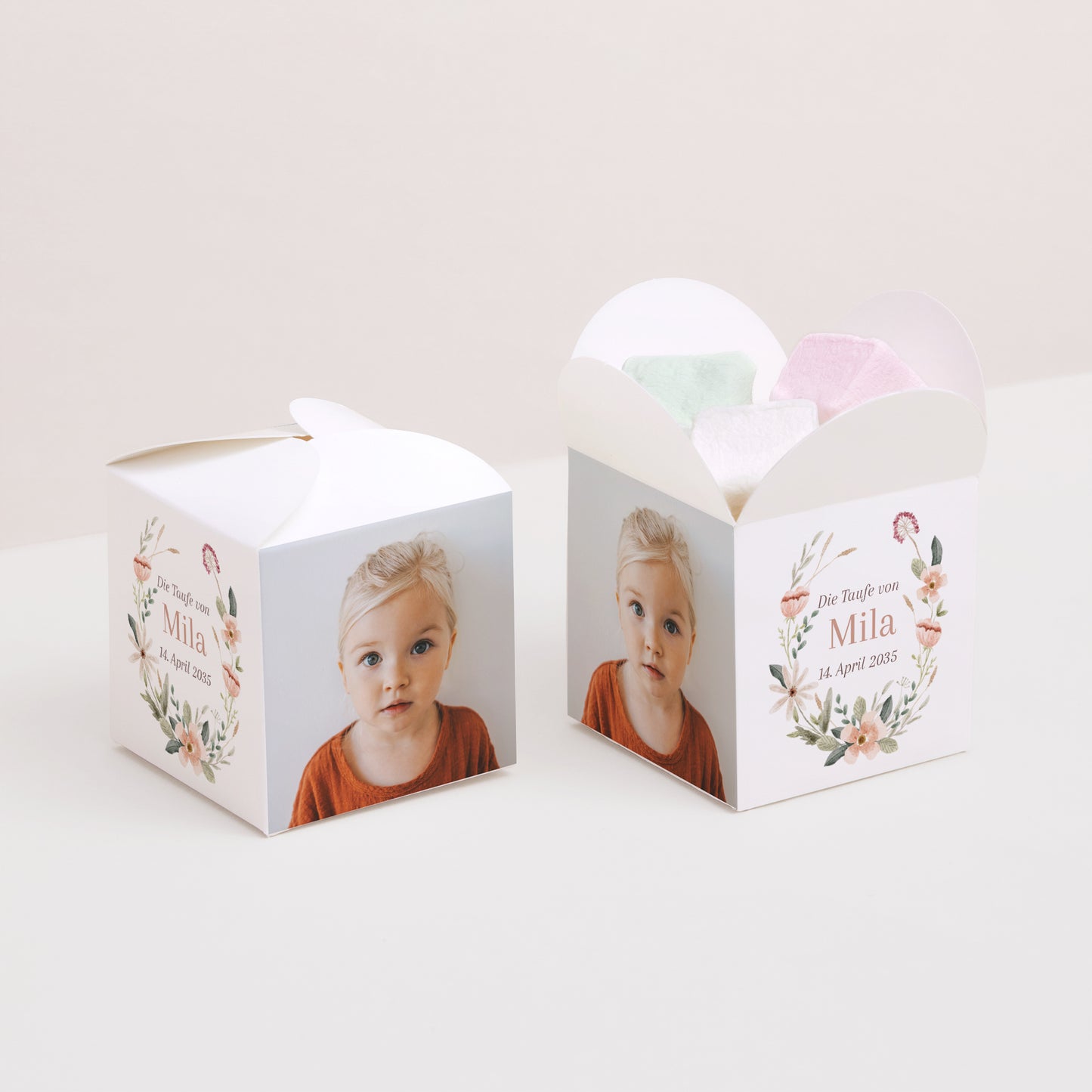 Geschenkbox Taufe Schmetterlingsöffnung Blumenkranz foto N° 2