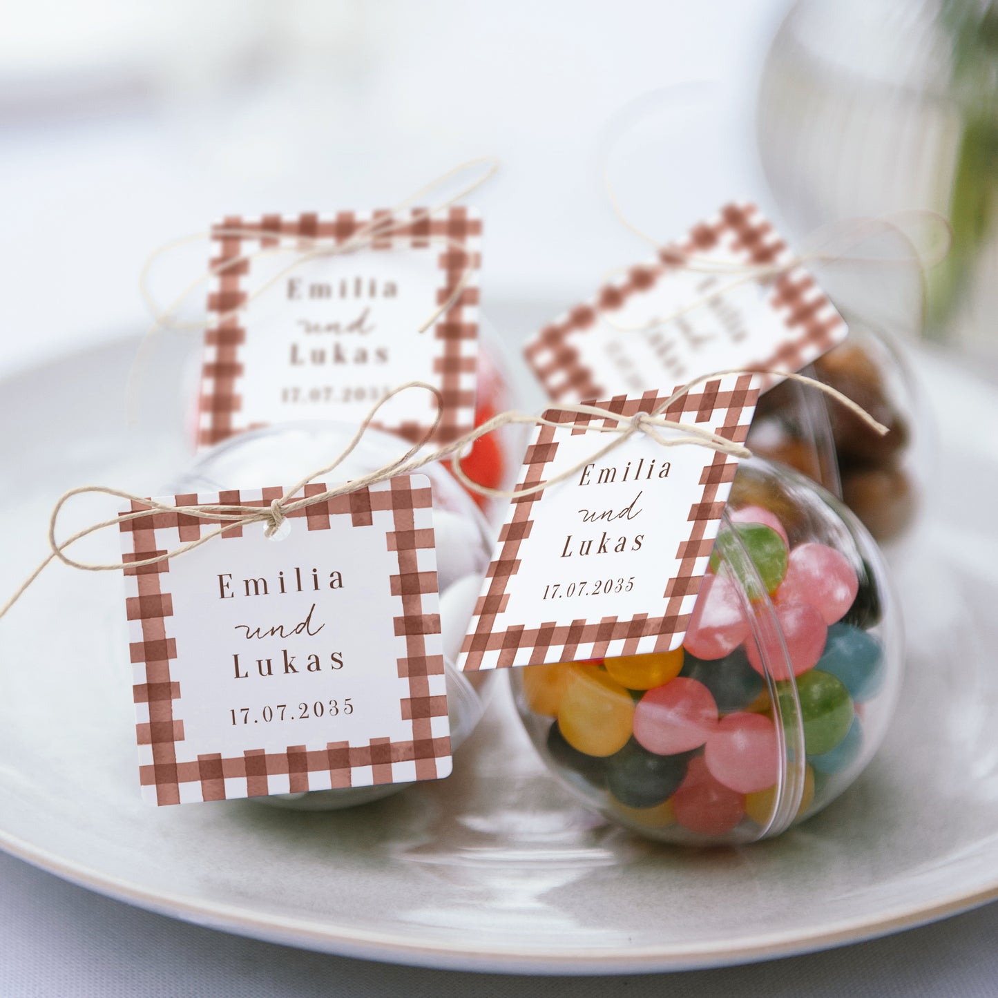 Geschenkbox Hochzeit Kugel mit quadratischem Etikett Liebliche Liebe foto N° 2