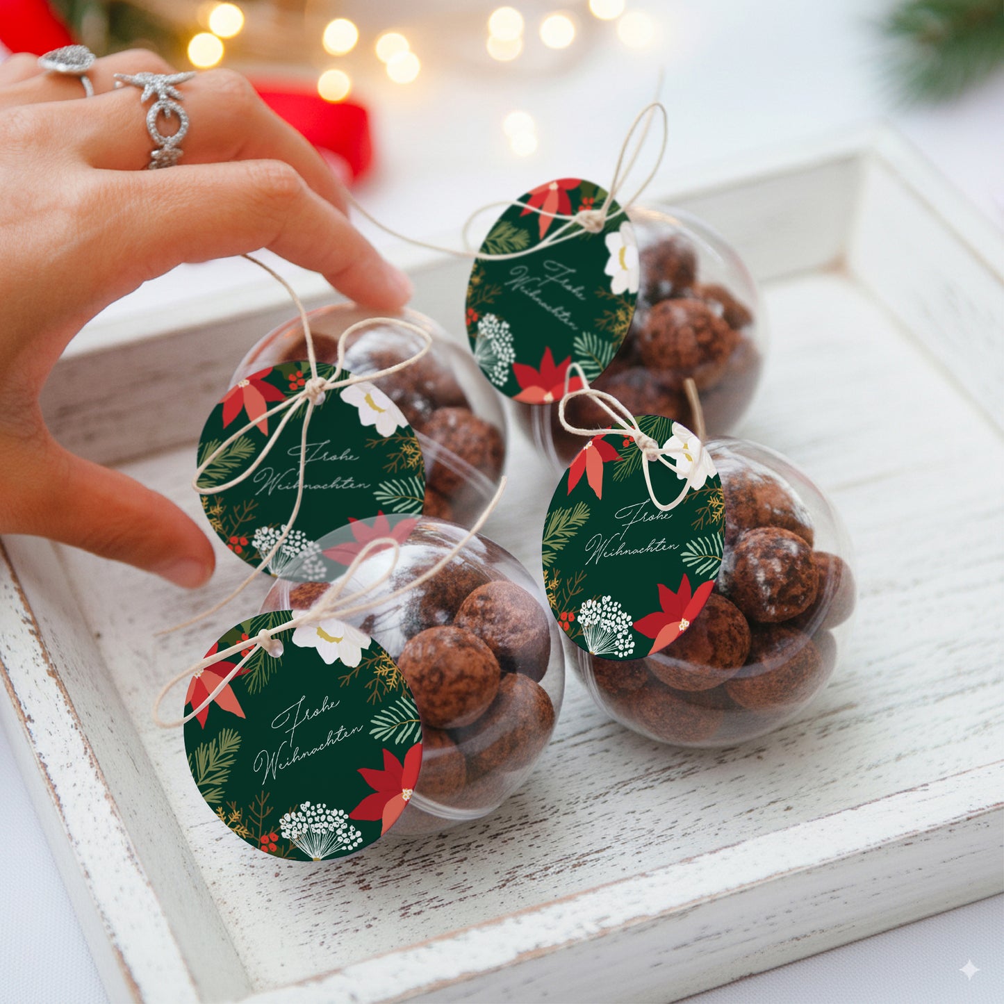 Geschenkbox Weihnachten Kugel mit runder Etikette Weihnachtskranz foto N° 2