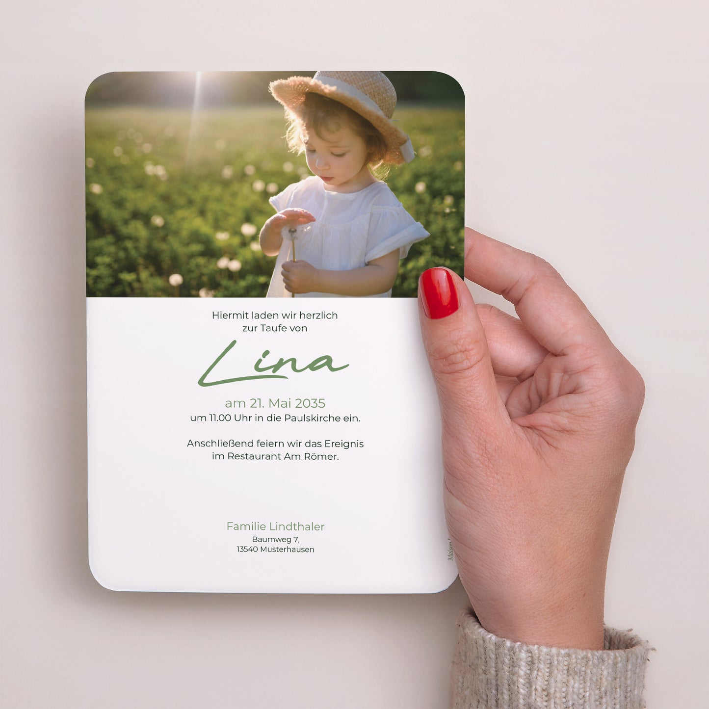 Taufeinladung Porträt, abgerundete Kanten Eine Taufe im Gras foto N° 3