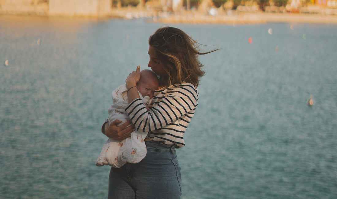 Naviguer dans les eaux du post-partum avec douceur et résilience by @eloisemnd