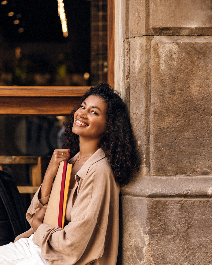 Qui doit déposer le dossier de mariage à la mairie