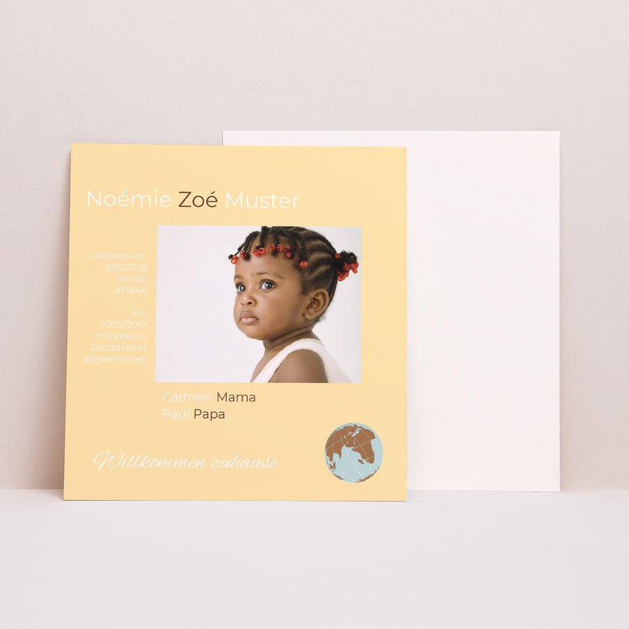 Geburtskarte Quadrat Die Farbe der Liebe - Gelb und Braun foto