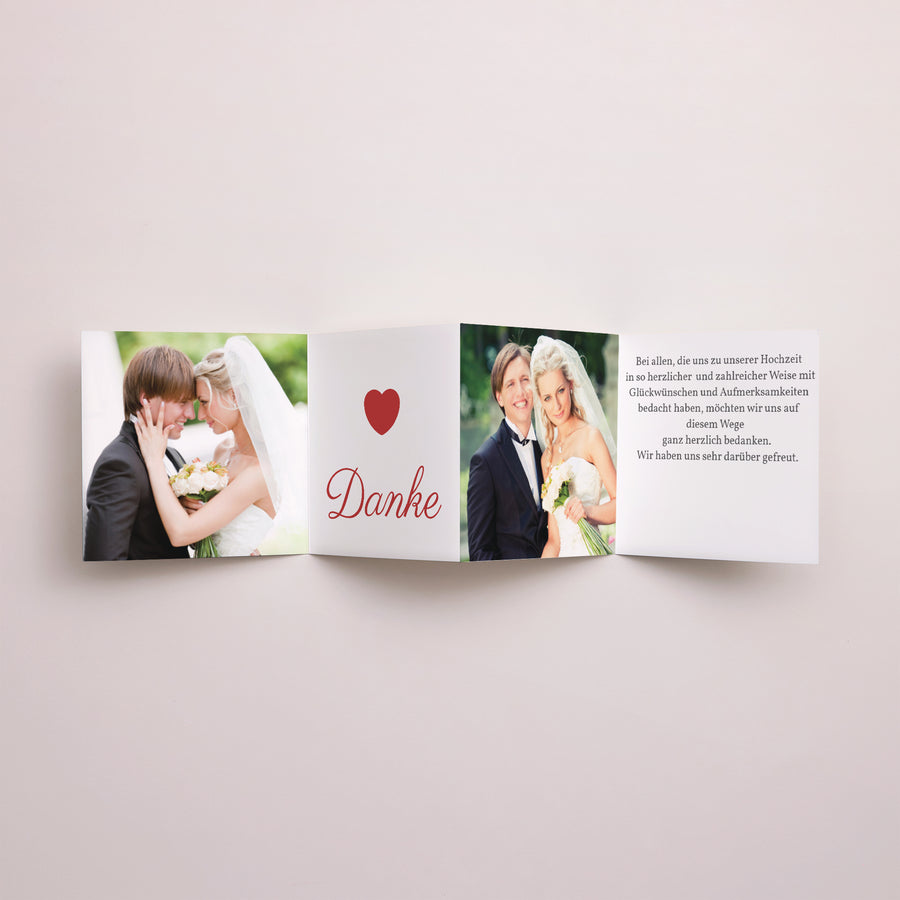 Dankeskarte Hochzeit Akkordeon Multi-Fotos und rote Herzen foto
