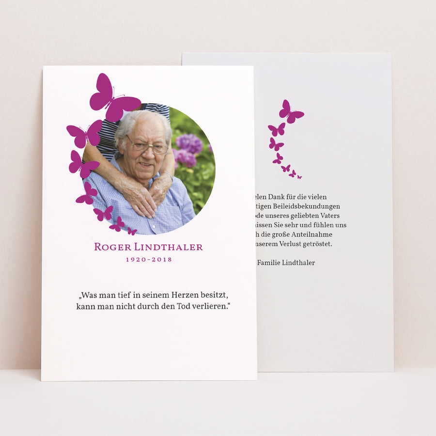 Trauerkarte PortraitPorträt Violette Schmetterlinge foto
