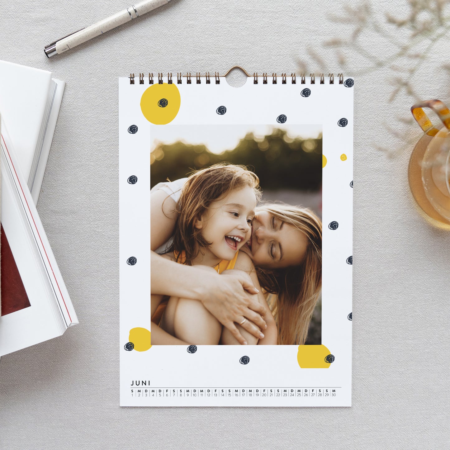 Kalender Weihnachten Wandbild A4 Gelb und Schwarz foto N° 2