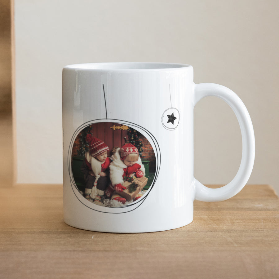 Tasse Objekte Weiß Weihnachtskugeln & Sterne foto