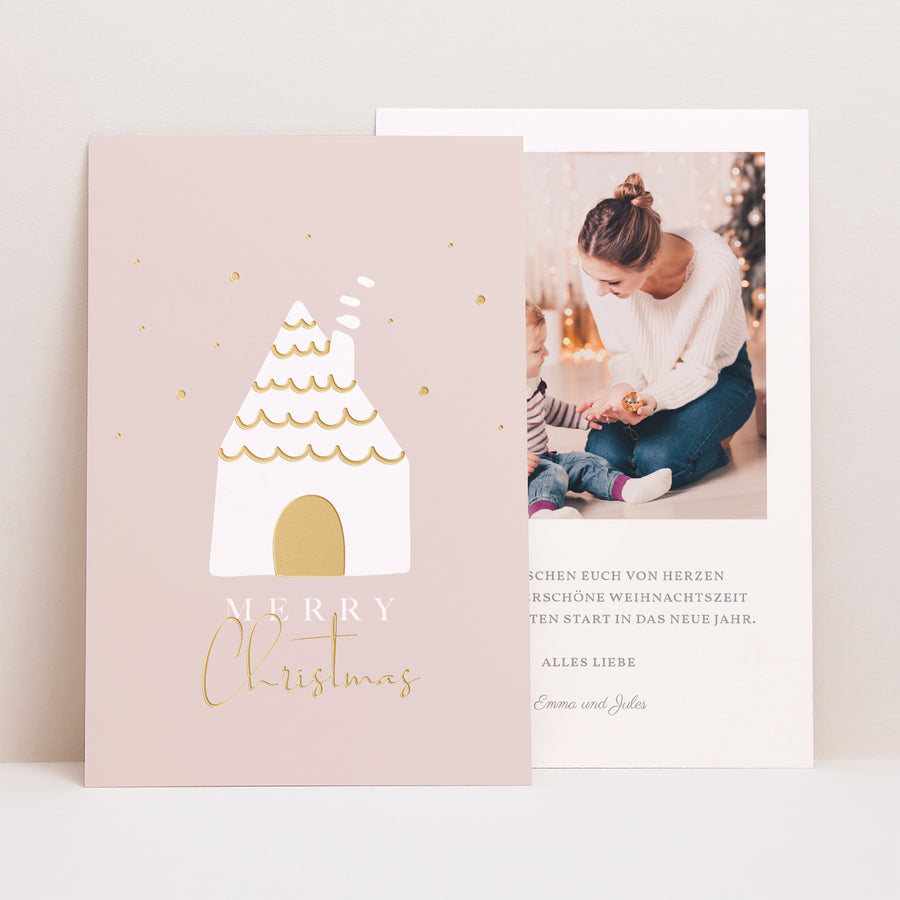 Weihnachtskarte Weihnachten PortraitPorträt Schneebedecktes Haus foto