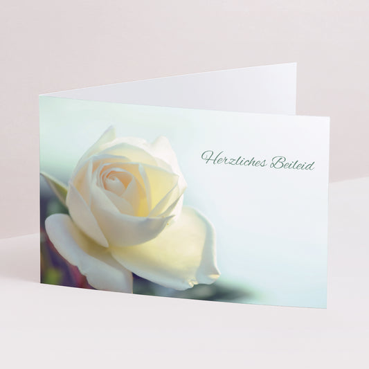 Kondolenzkarte Trauer Doppelflügel-Landschaft Gelbe Rose, liebevolle Gedanken foto