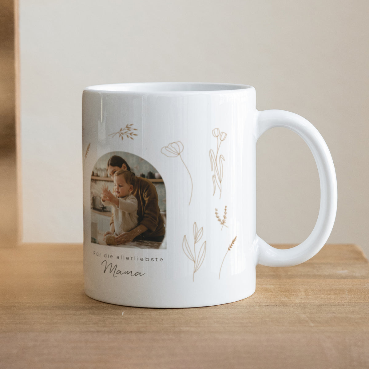 Tasse Objekte Weiß Kleines Herbarium für Mama foto