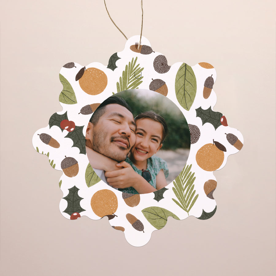 Weihnachtskarte Weihnachten Schwebende Schneeflocke Wintersonnenwende foto