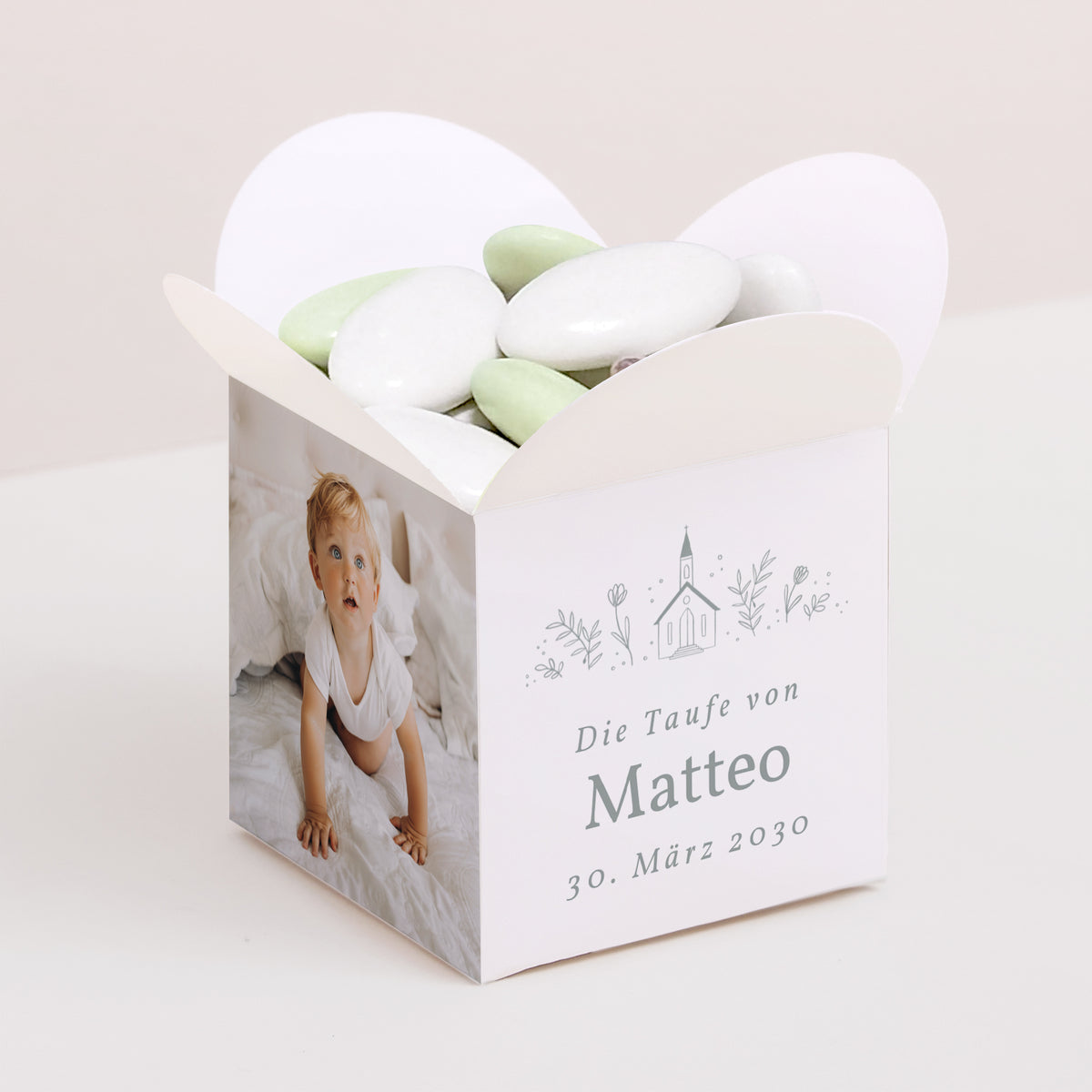 Geschenkbox Taufe Schmetterlingsöffnung Kreidekirche foto