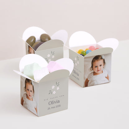 Geschenkbox Taufe Schmetterlingsöffnung Kleine Blumen grün foto N° 3