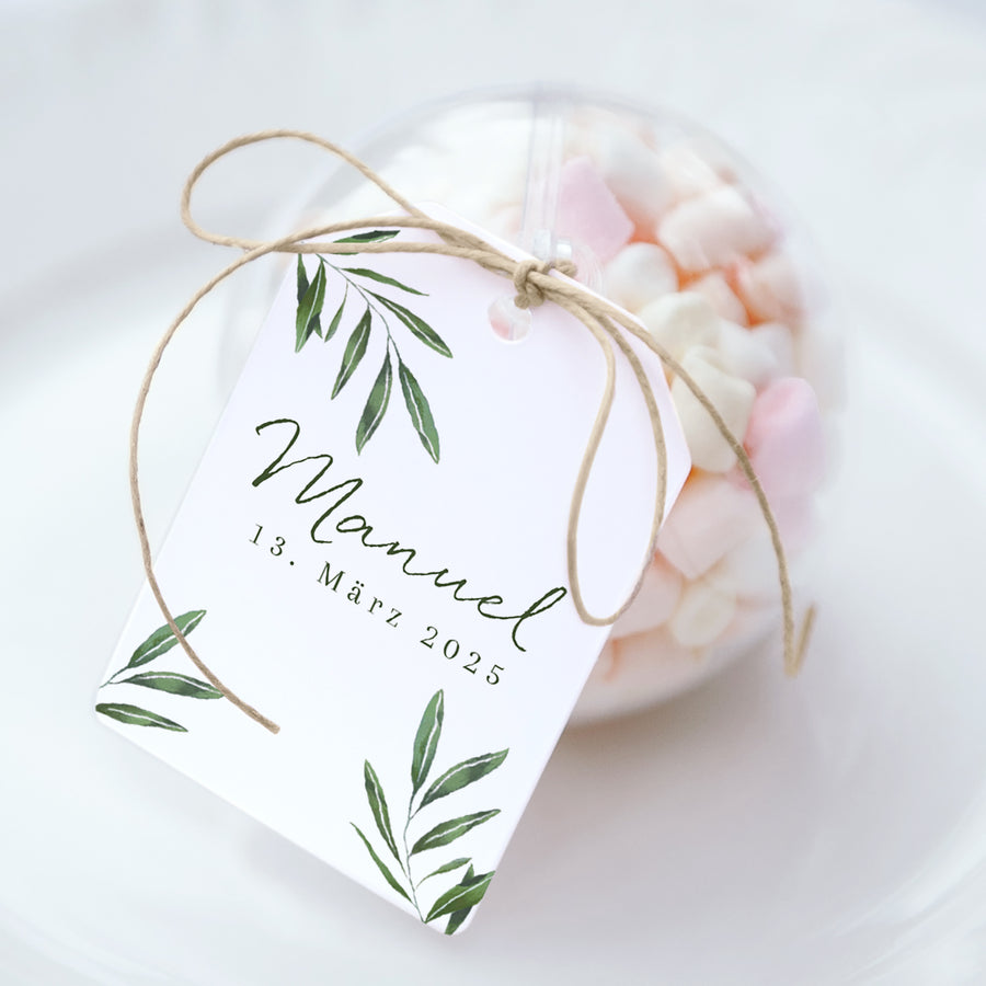 Geschenkbox Kommunion Ball mit Wimpel-Etikett Gesegneter Zweig foto