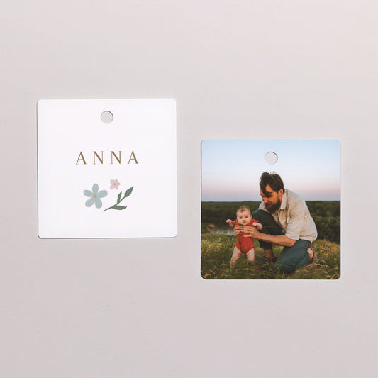 Vorgelochtes Etikett Geburt quadratisch foto