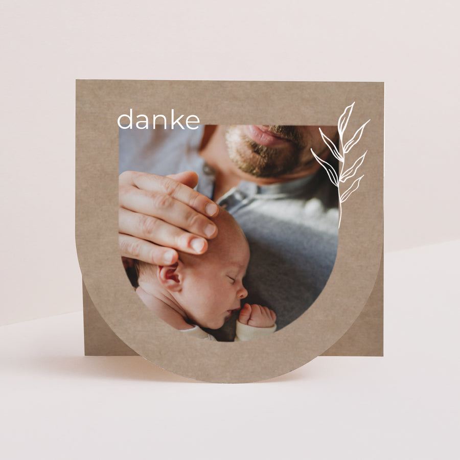 Dankeskarte Geburt Doppelflügelfensterhalbmond Strang und Kraft foto