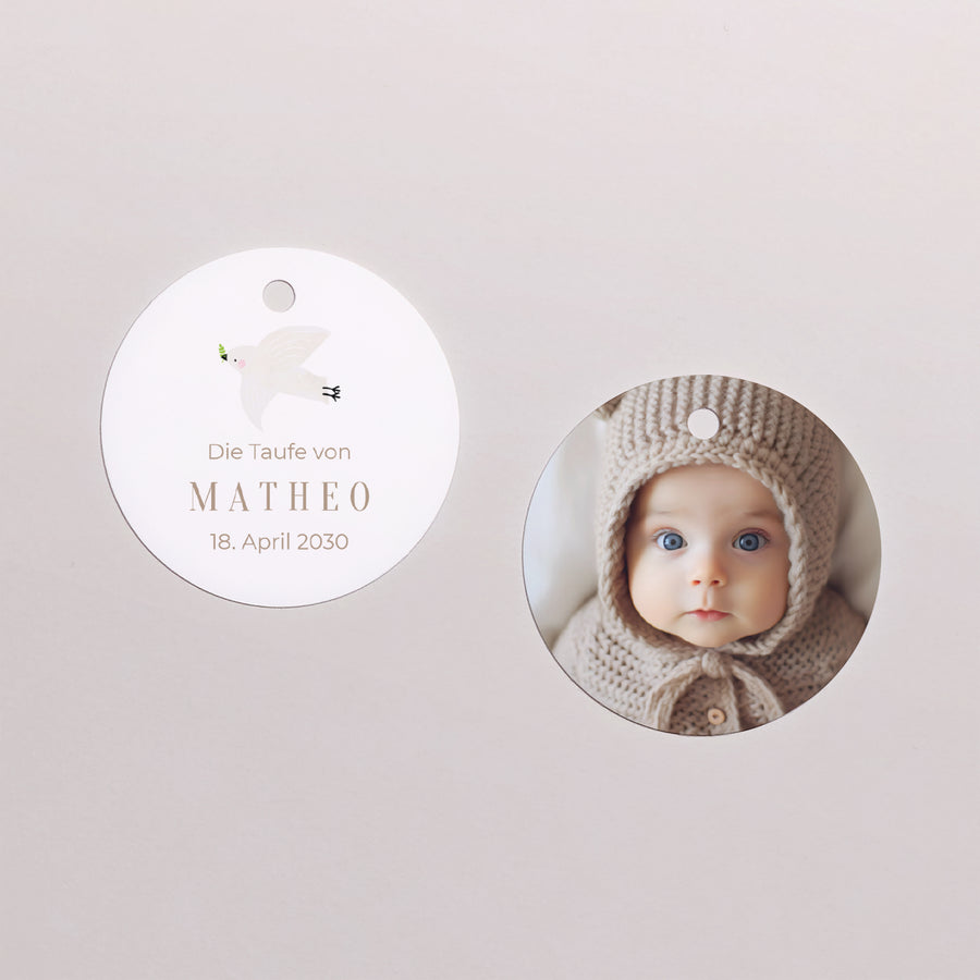 Vorgelochtes Etikett Geburt Runde Fotografische Grundlagen foto