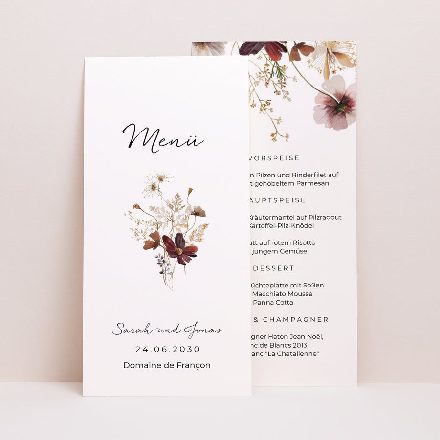 Menükarte Hochzeit Panoramatisches Porträt getrocknete Wiesenblumen foto