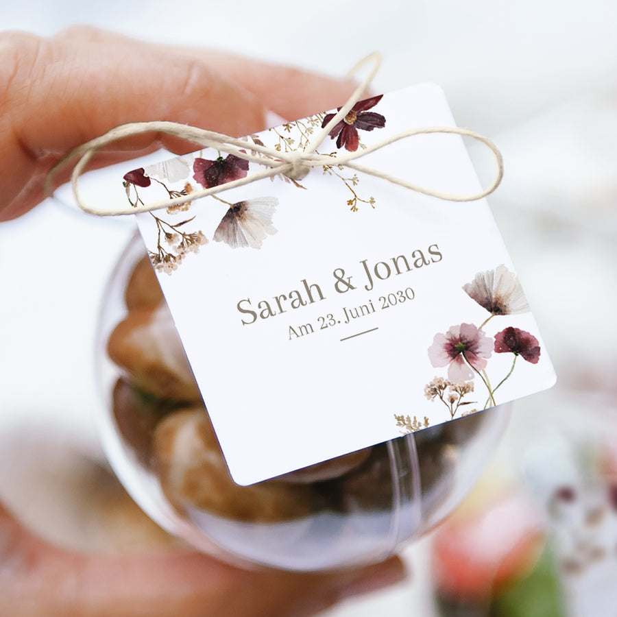Geschenkbox Hochzeit Kugel mit quadratischem Etikett Getrocknete Wiesenblumen II foto