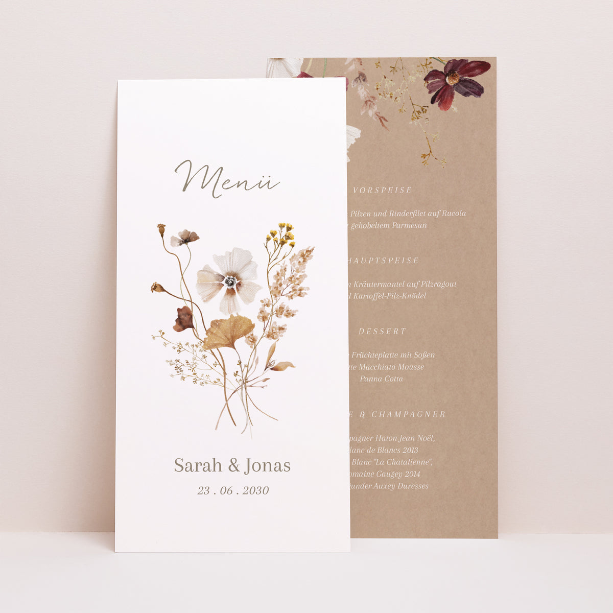 Menükarte Hochzeit Panoramatisches Porträt Getrocknete Wiesenblumen II foto