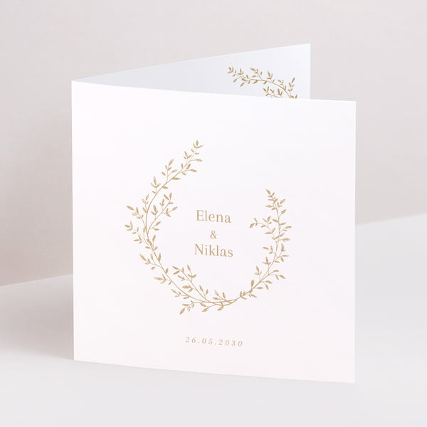 Hochzeitseinladung Doppelflügiges Quadrat goldener Blumenkranz foto