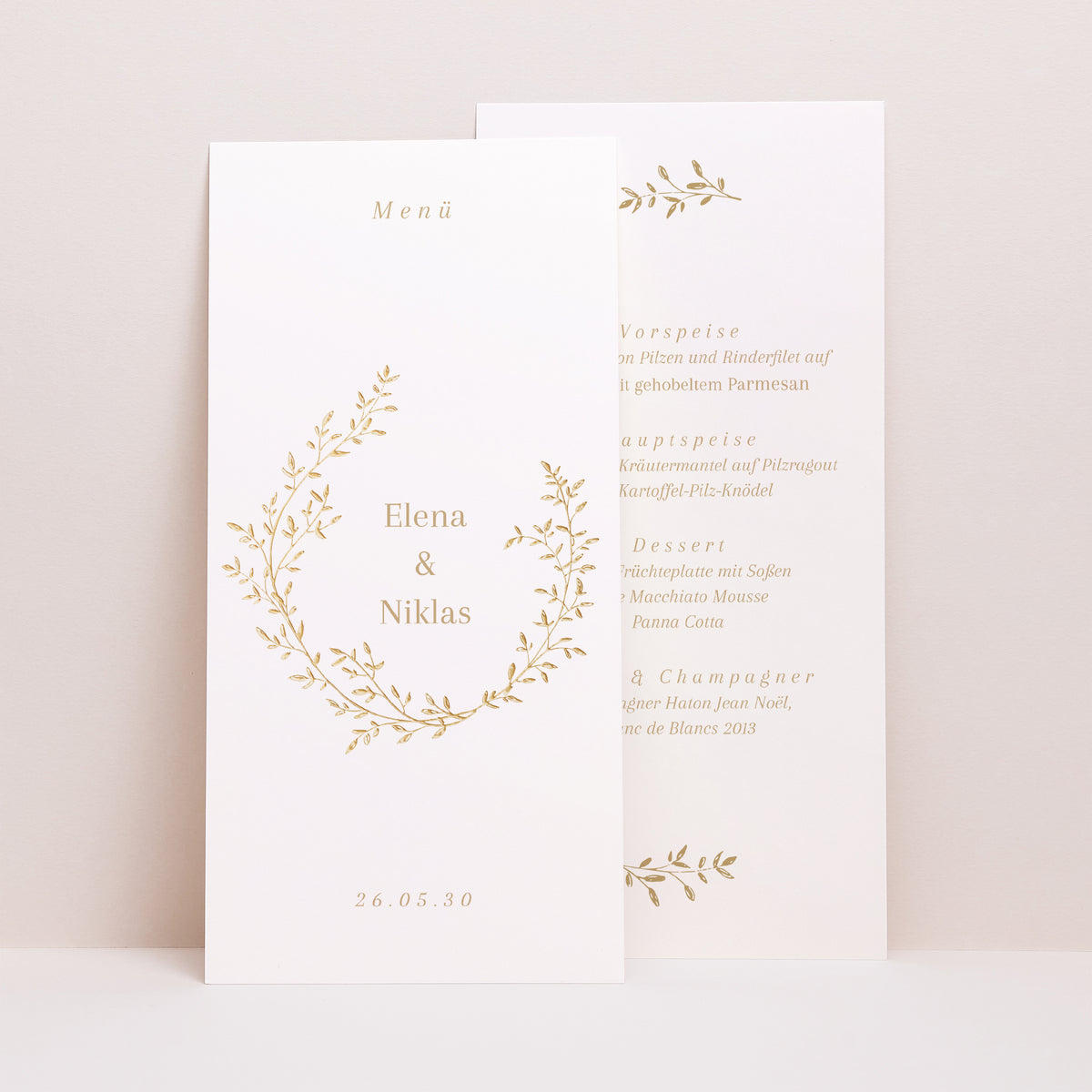 Menükarte Hochzeit Panoramatisches Porträt goldener Blumenkranz foto