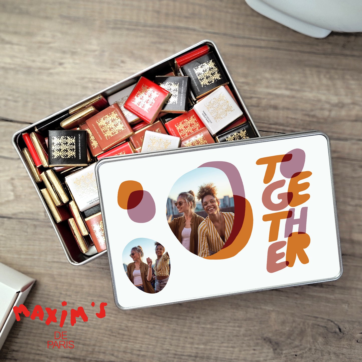 Metalldose Objekte rechteck, mit Schokolade gefüllt Zusammen rot foto N° 1