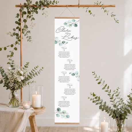 Sitzplan Hochzeit Holzstütze Eukalyptusblätter