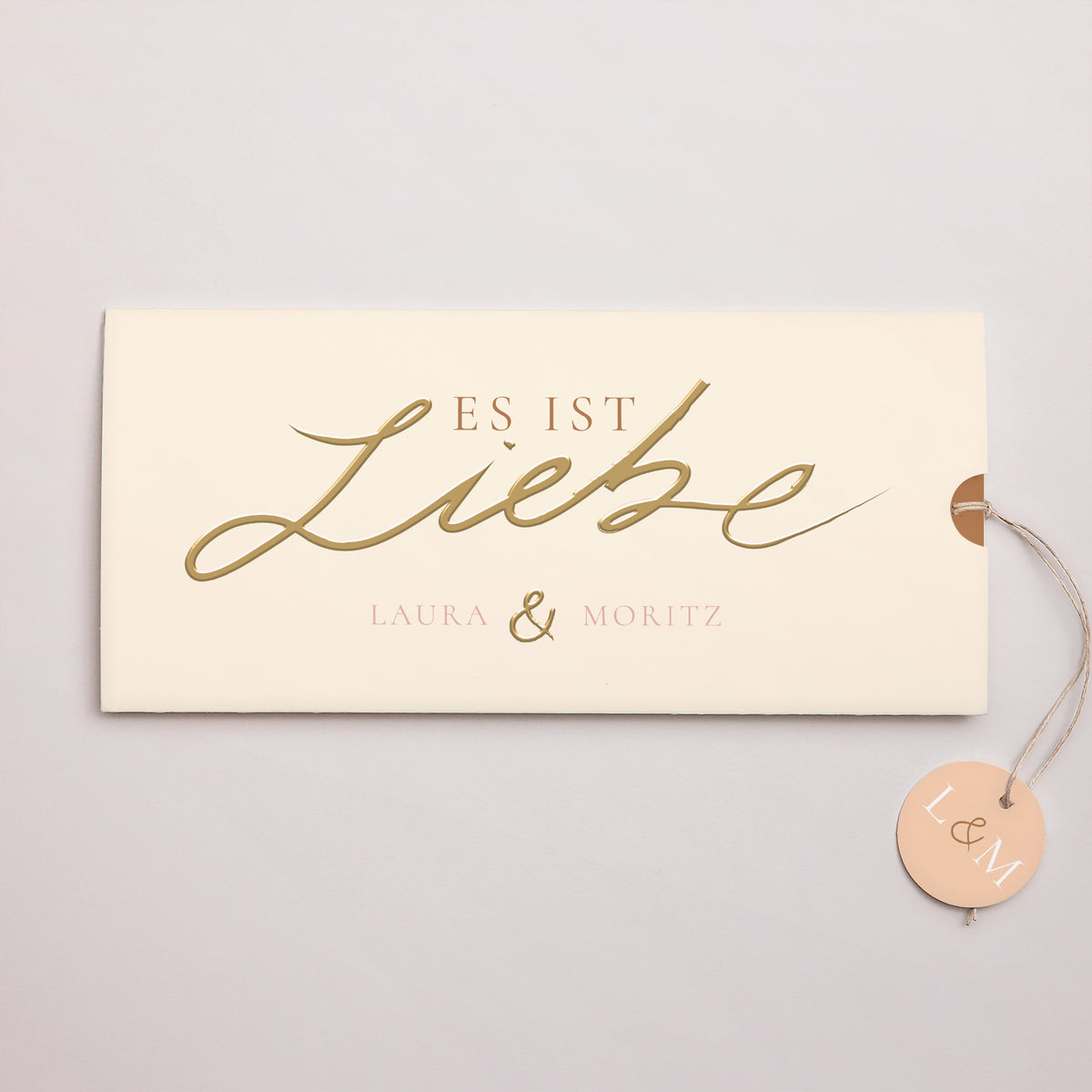 Hochzeitseinladung Mappe 2 Karten, Etikett Es ist die Liebe aus Gold. foto