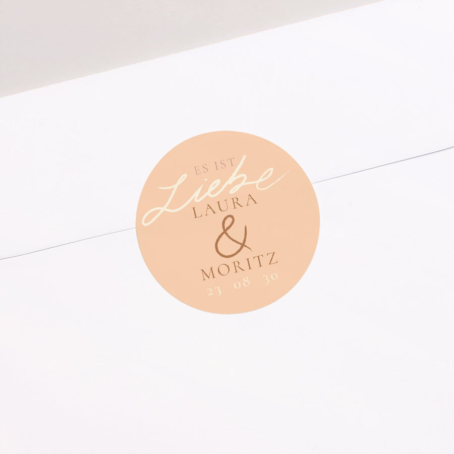 Sticker Hochzeit Rund Es ist die Liebe aus Gold. foto